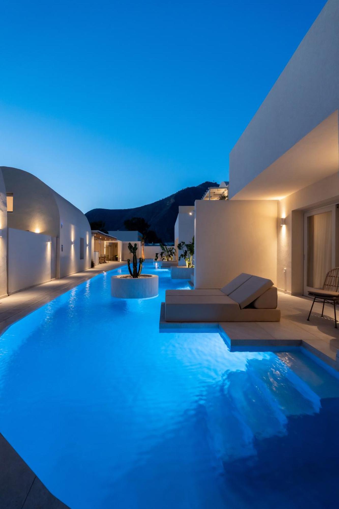 Heyday Luxury Suites Perissa  Exterior photo